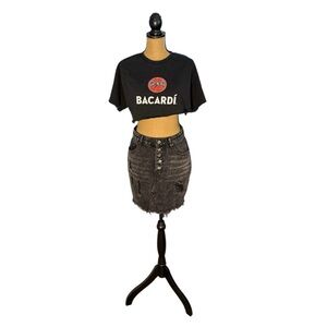 Bacardi Rum Crop Top Womens Large Black Graphic Tee Distressed 90s Grunge